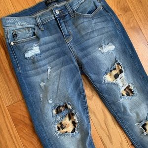 Judy Blue. like New! 9/29 skinny fit jeans. Like New!